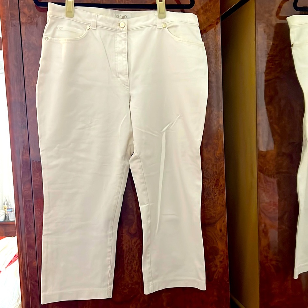 SALE!!!Escada white stretch jeans